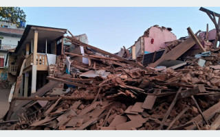 भूकम्पपीडितको गुनासो ः ‘त्रिपाल पनि पाएका छैनौँ’