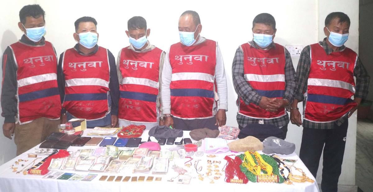 नक्कली सुन देखाइ ठगी गर्ने छ जना पक्राउ