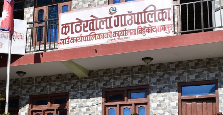 एक करोड बढीको लगानीमा बाख्रापालन