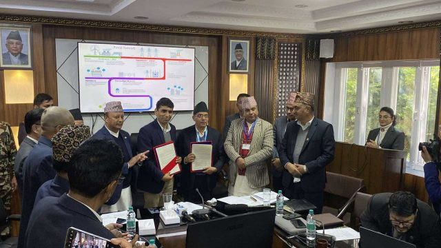 विद्युत् प्रसारण लाइनमा पहिलो पटक सार्वजनिक निजी साझेदारी गर्ने सम्झौता