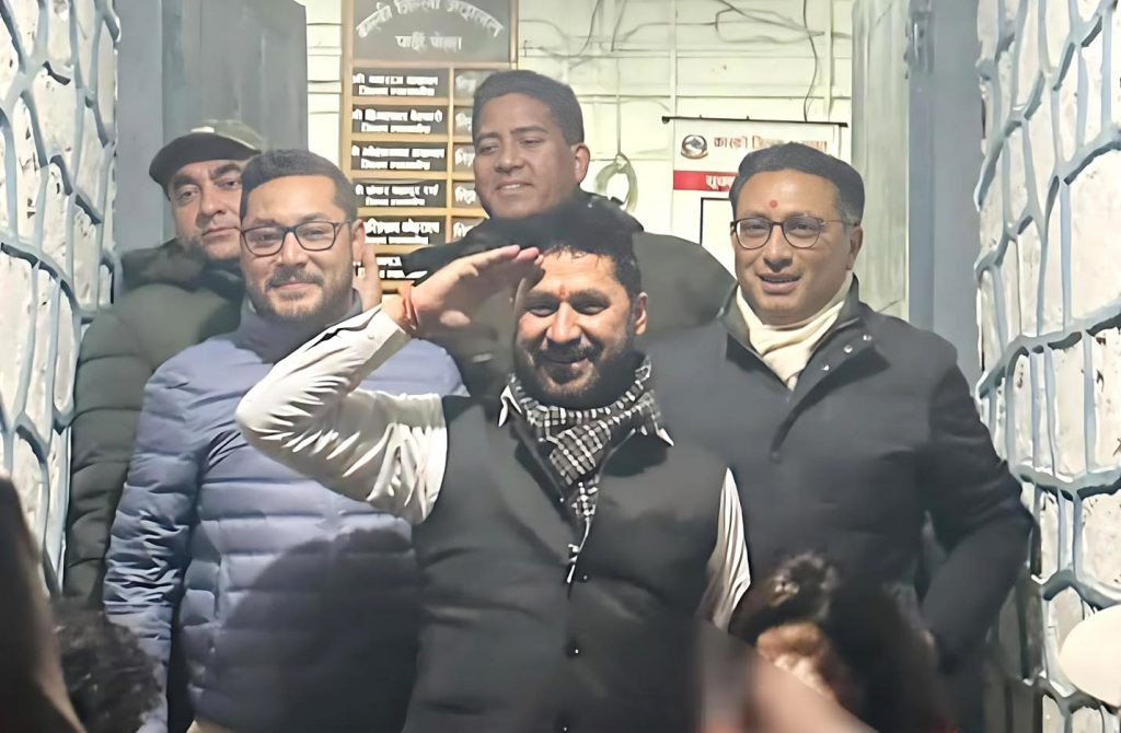 रास्वपा सभापति लामिछानेलाई परिवारको जिम्मा लगाइयो, आज काठमाडौँ अदालतमा उपस्थित हुने