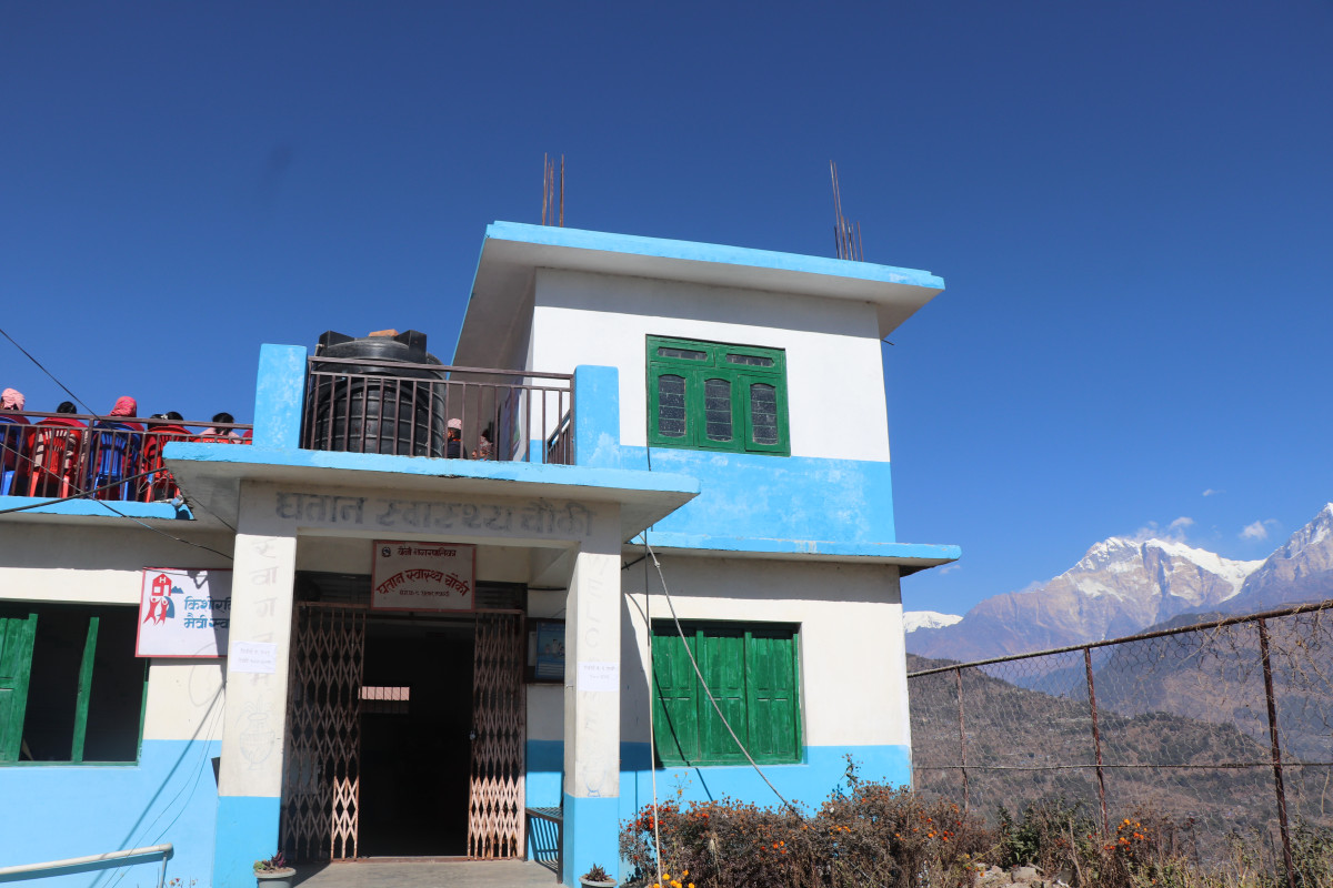 सहयोग रकम जुटाएर स्वास्थ्य चौकी भवन निर्माण