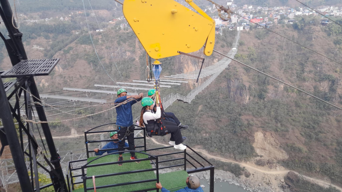 कुश्मास्थित द क्लिफमा विश्वकै लामो र अग्लो मेगाट्रोल सञ्चालनमा