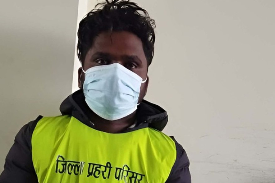 आधा किलो बढी सुन र ३ किलो बढी चाँदीसहित एक भारतीय नागरिक पक्राउ