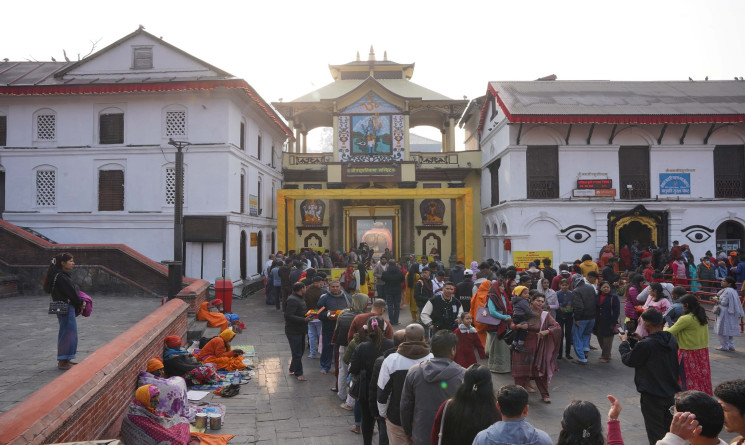 Devotees throng Shiva shrines across country on Mahashivaratri